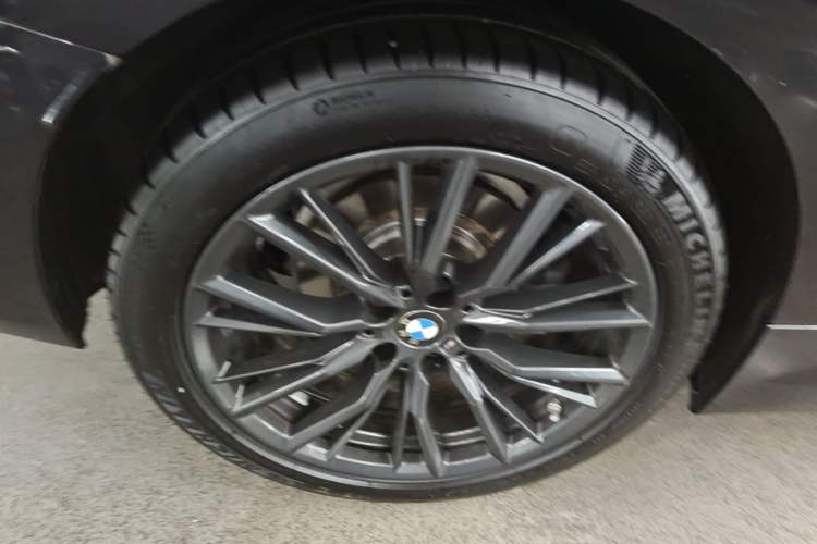 Used BMW 3 Series 2024 325Li M Sport Night Edition Package Right Rear Wheel Hub