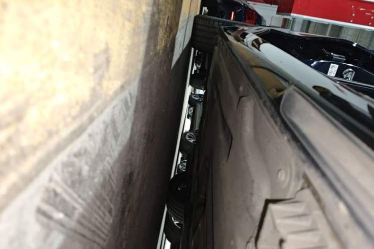 Used BMW 3 Series 2024 325i M Sport Package Right Side Sill