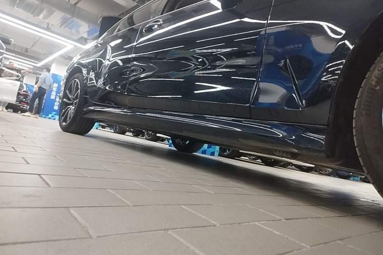 Used BMW 3 Series 2024 325Li M Sport Package Right Side Sill