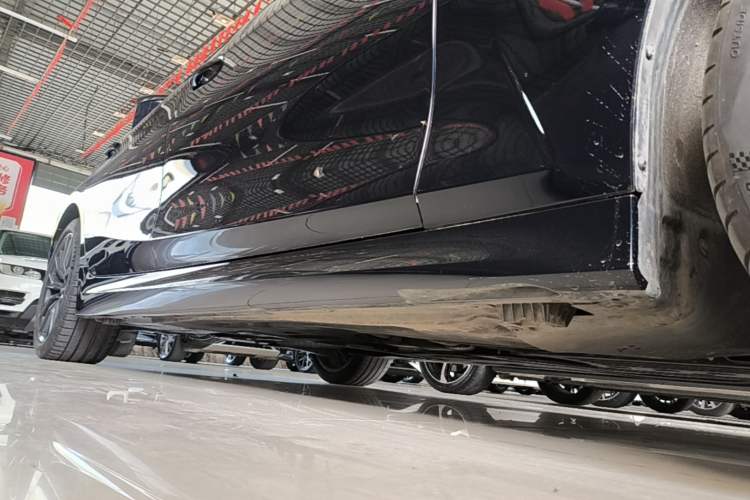 Used BMW 3 Series 2024 325Li M Sport Night Edition Package Right Side Sill