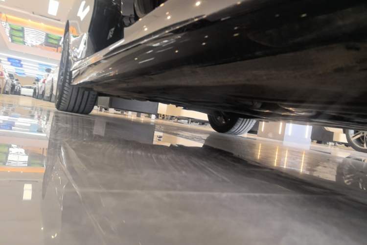 Used BMW 3 Series 2024 325Li M Sport Night Edition Package Right Side Sill