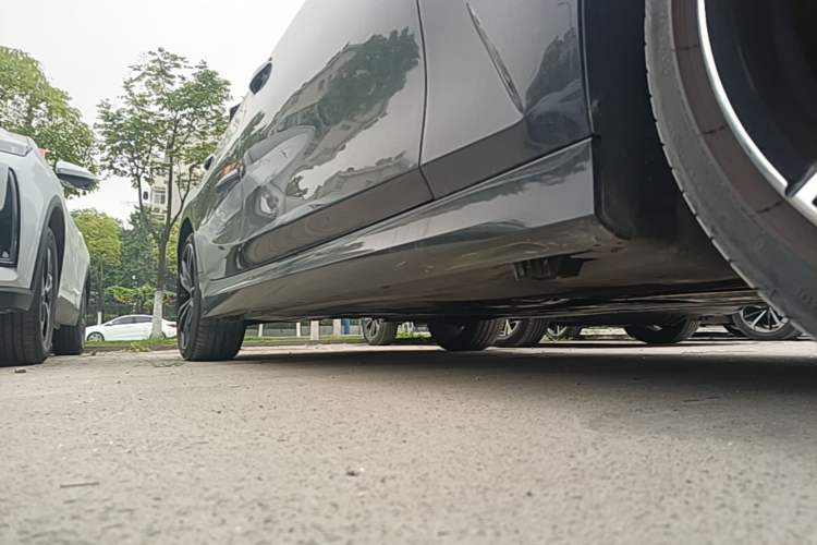 Used BMW 3 Series 2024 325Li M Sport Package Right Side Sill