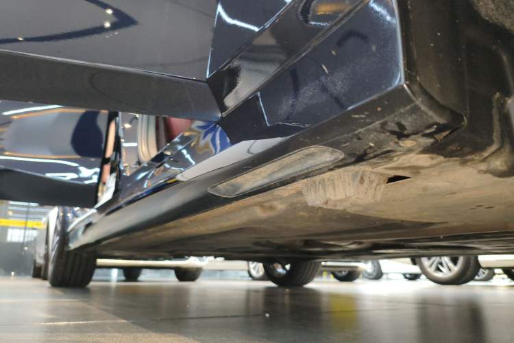 Used BMW 3 Series 2024 325Li M Sport Package Right Side Sill