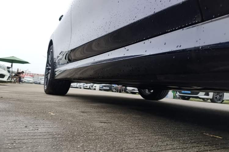 Used BMW 3 Series 2024 325i M Sport Night Edition Package Right Side Sill