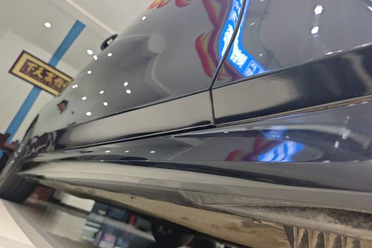 Used BMW 3 Series 2024 325Li M Sport Package Right Side Sill