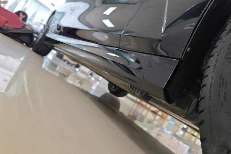 Used BMW 3 Series 2024 325Li M Sport Package Right Side Sill
