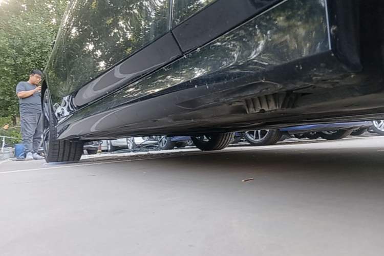 Used BMW 3 Series 2024 325i M Sport Package Right Side Sill