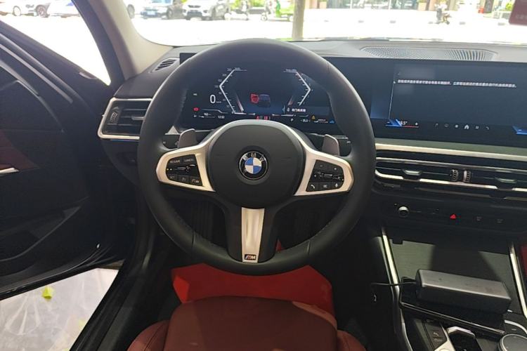 Used BMW 3 Series 2024 325i M Sport Package Steering Wheel