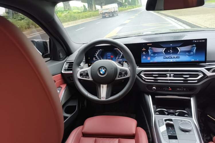 Used BMW 3 Series 2024 325i M Sport Night Edition Package Steering Wheel