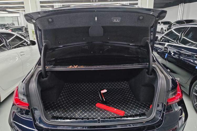 Used BMW 3 Series 2024 325Li M Sport Package Trunk
