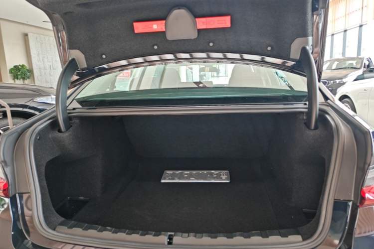 Used BMW 3 Series 2024 325Li M Sport Package Trunk