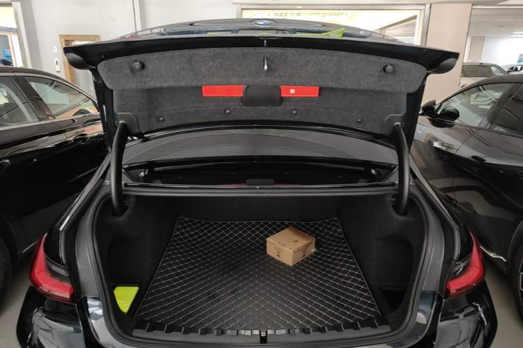 Used BMW 3 Series 2024 320Li M Sport Package Trunk