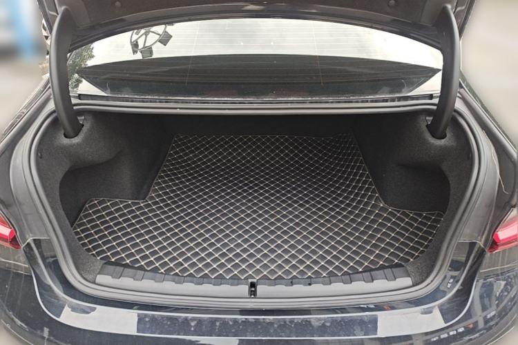 Used BMW 3 Series 2024 325Li M Sport Package Trunk
