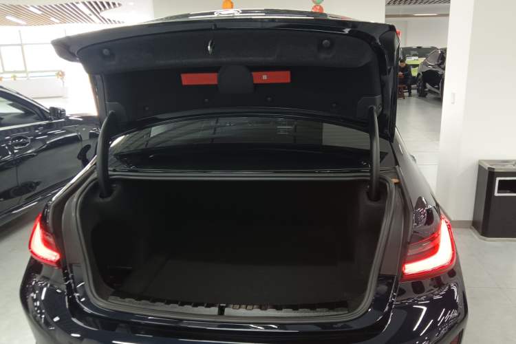 Used BMW 3 Series 2024 325i M Sport Night Edition Package Trunk