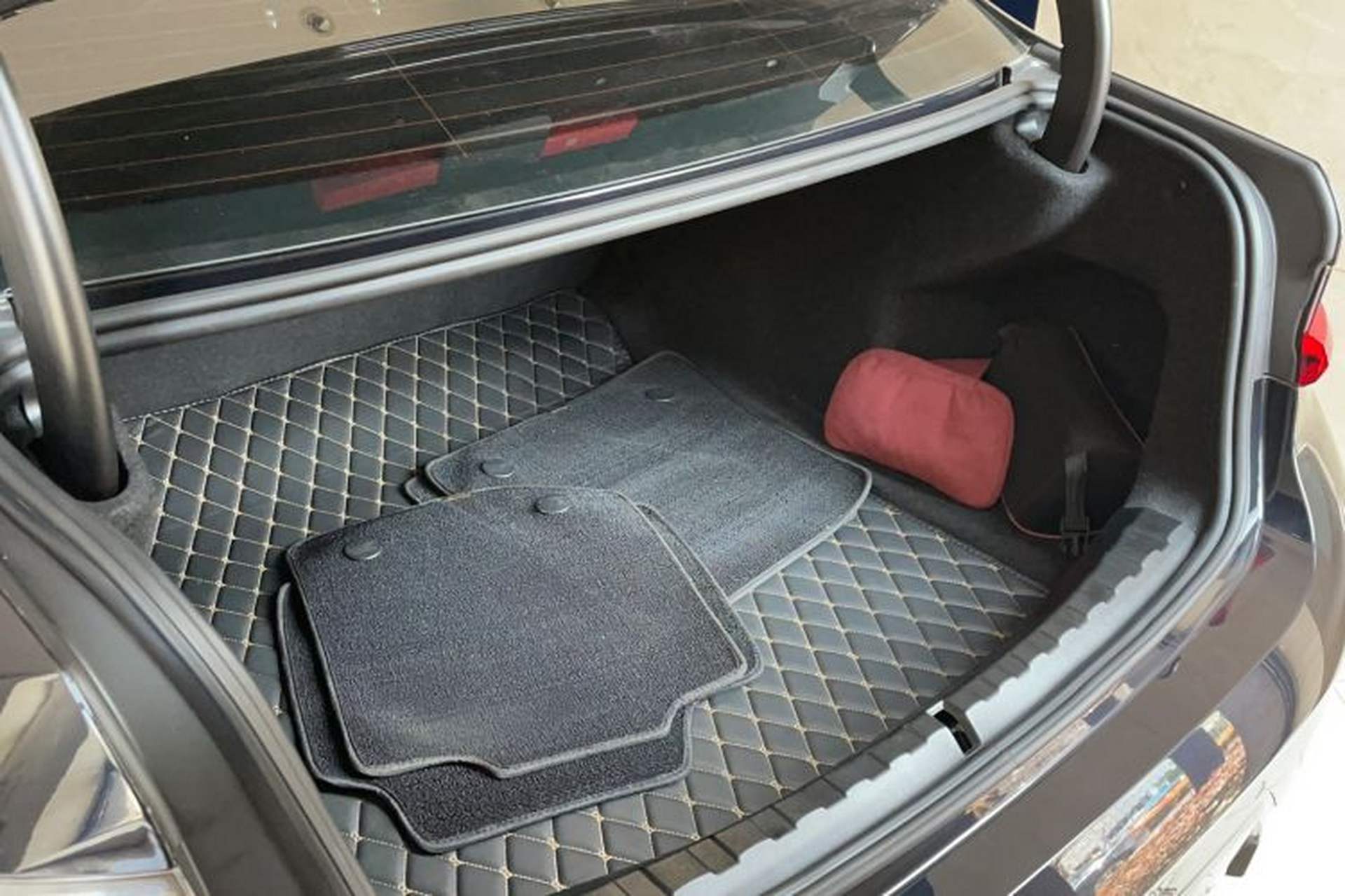 Used BMW 3 Series 2024 325Li M Sport Night Edition Package Trunk