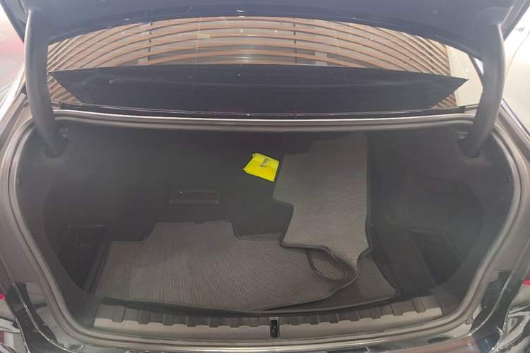 Used BMW 3 Series 2024 325i M Sport Package Trunk