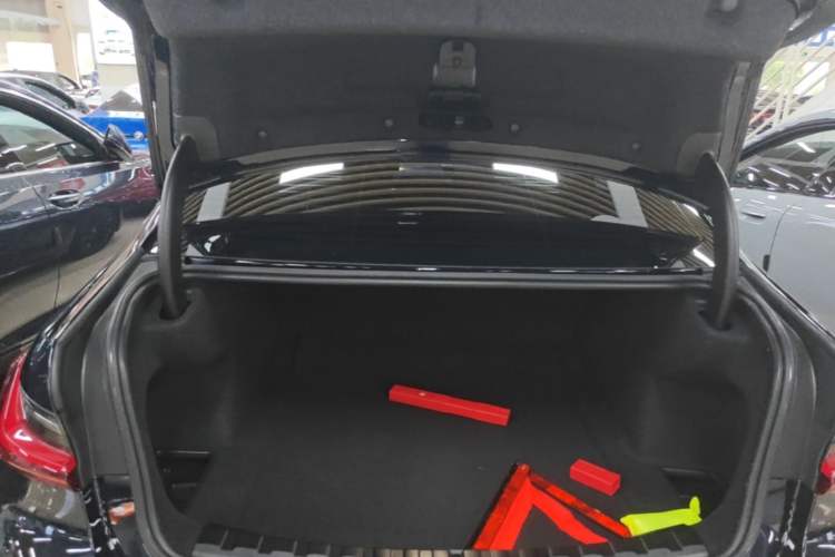 Used BMW 3 Series 2024 325i M Sport Night Edition Package Trunk