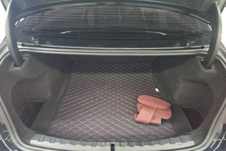 Used BMW 3 Series 2024 320Li M Sport Package Trunk