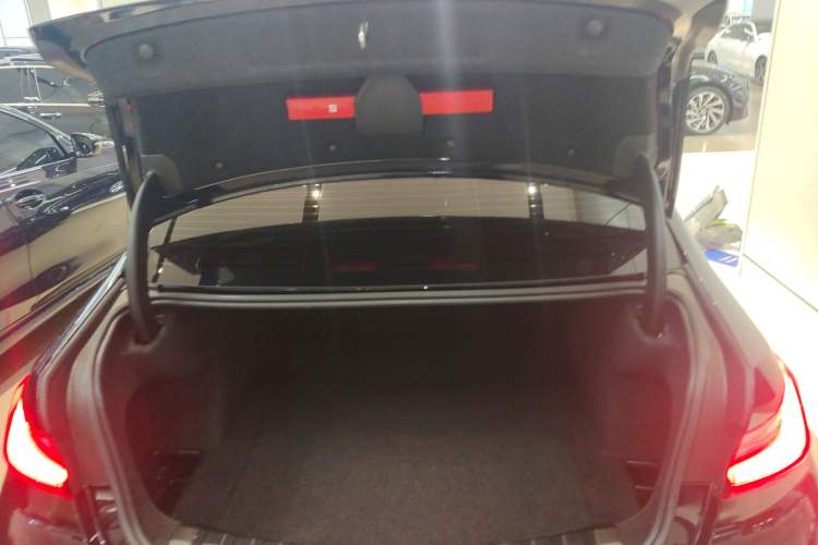 Used BMW 3 Series 2024 325i M Sport Night Edition Package Trunk