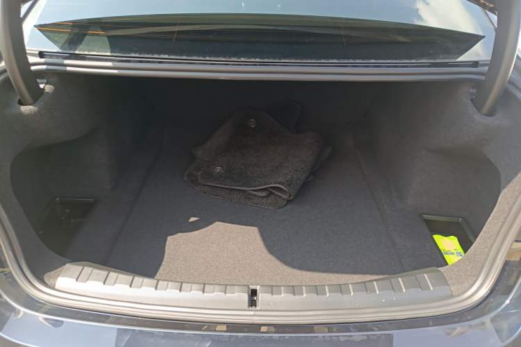 Used BMW 3 Series 2024 325Li M Sport Package Trunk
