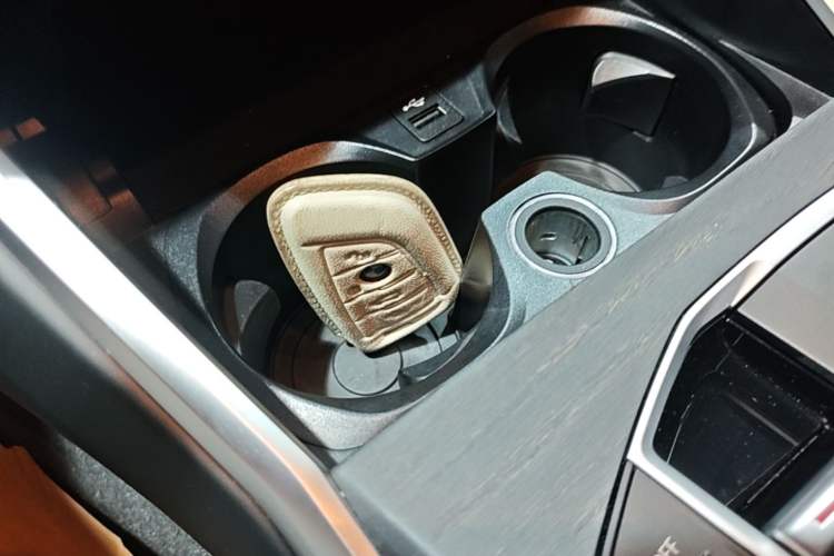 Used BMW 3 Series 2024 325i M Sport Package Vehicle Key