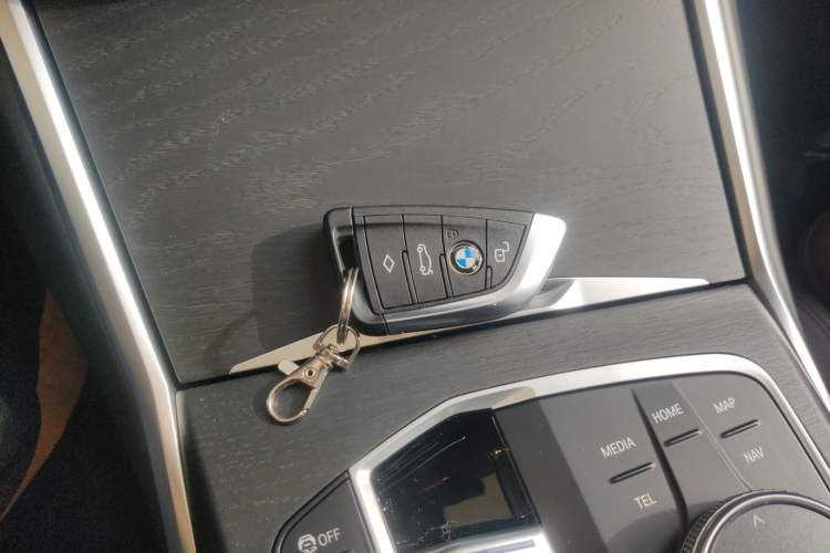 Used BMW 3 Series 2024 325i M Sport Package Vehicle Key
