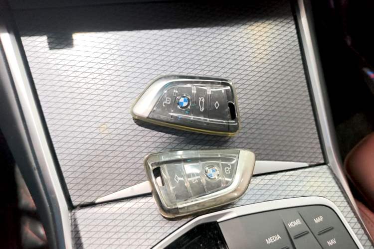 Used BMW 3 Series 2024 325Li M Sport Night Edition Package Vehicle Key