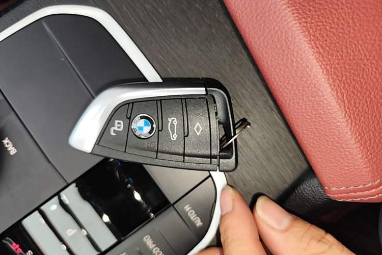 Used BMW 3 Series 2024 325i M Sport Package Vehicle Key