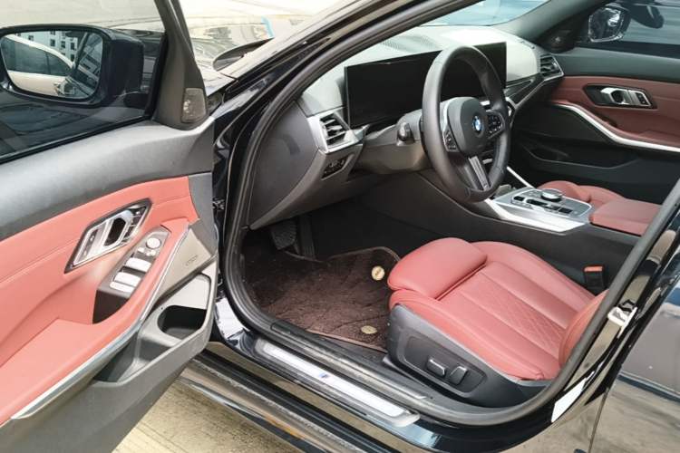 Used BMW 3 Series 2024 325i M Sport Night Edition Package Driver Seat