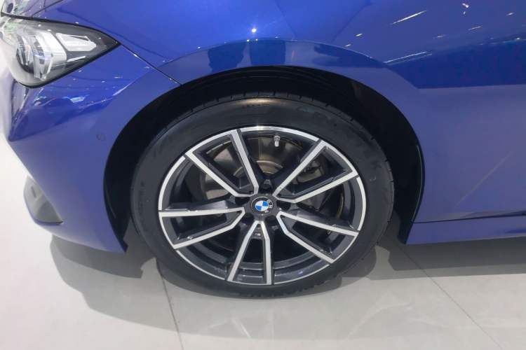 Used BMW 3 Series 2024 325Li M Sport Package Exterior 4