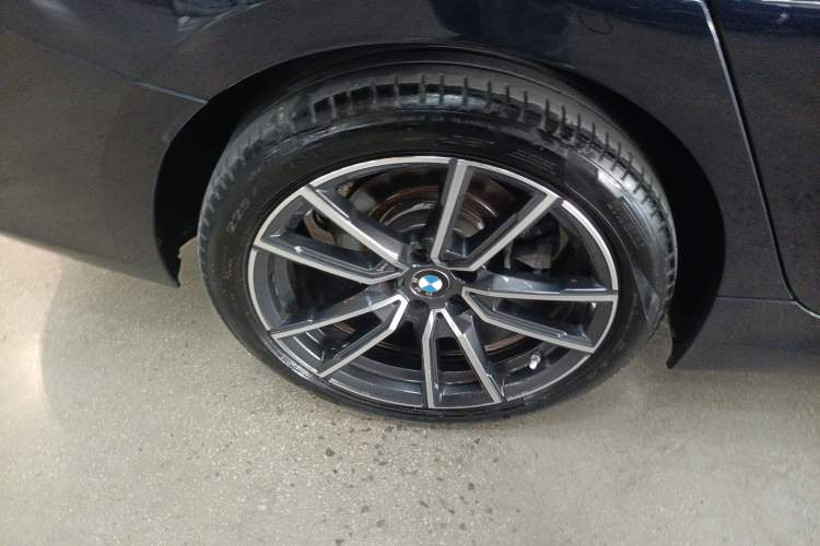 Used BMW 3 Series 2024 325Li M Sport Package Exterior 5