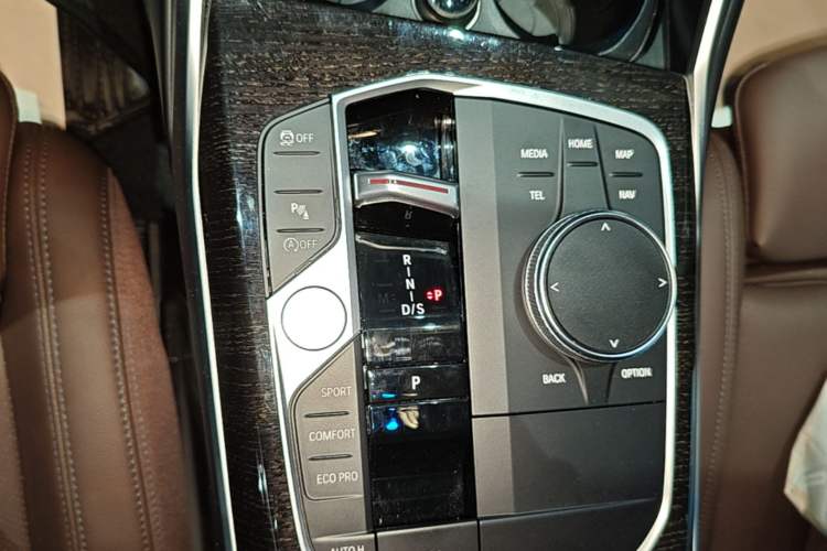 Used BMW 3 Series 2024 325Li M Sport Package Gear Lever