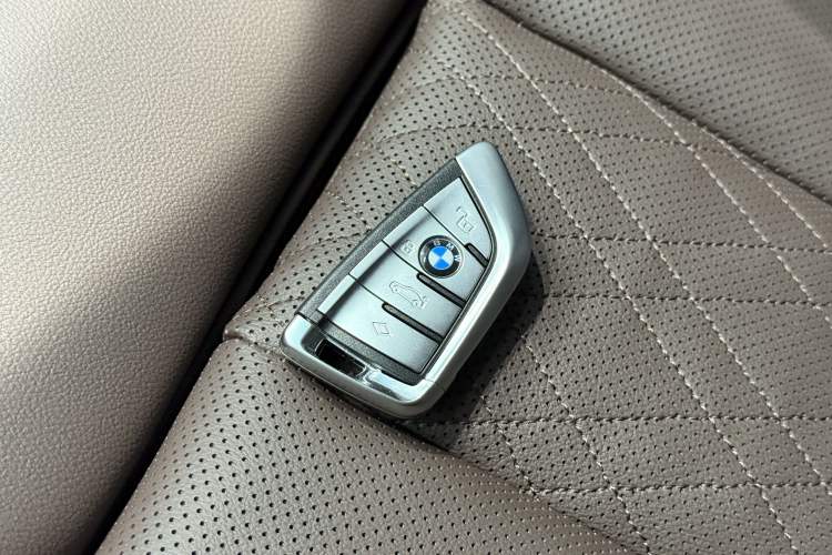 Used BMW 3 Series 2024 325Li M Sport Package Interior 6
