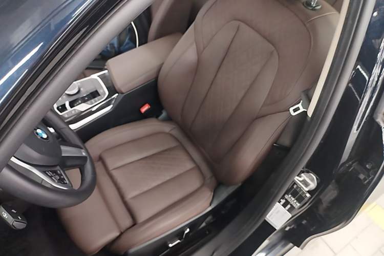 Used BMW 3 Series 2024 325Li M Sport Package Left Front Seat