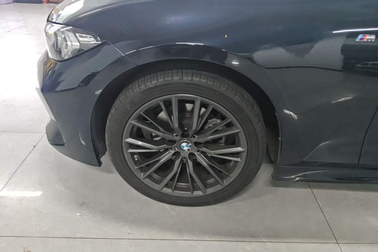Used BMW 3 Series 2024 325Li M Sport Night Edition Package Left Front Wheel Hub