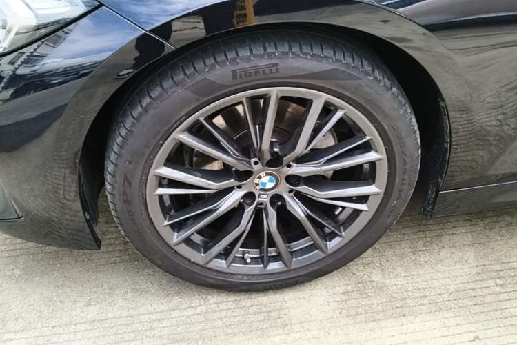 Used BMW 3 Series 2024 325i M Sport Night Edition Package Left Front Wheel Hub
