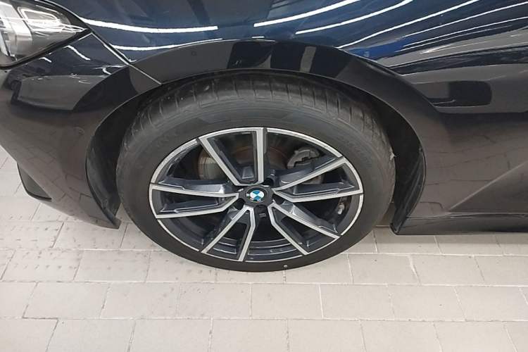 Used BMW 3 Series 2024 325Li M Sport Package Left Front Wheel Hub