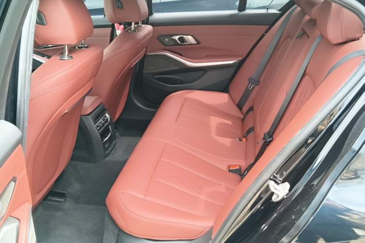 Used BMW 3 Series 2024 325i M Sport Night Edition Package Left Rear Seat