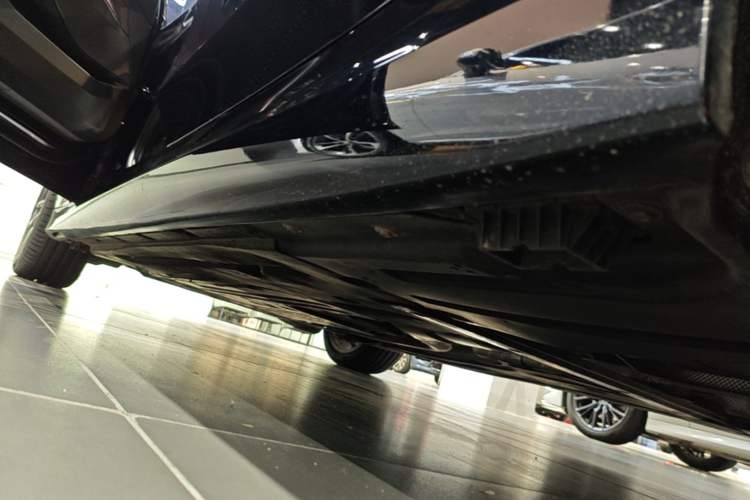 Used BMW 3 Series 2024 325Li M Sport Package Left Side Sill