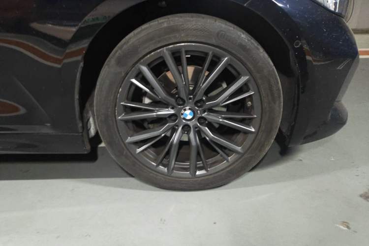 Used BMW 3 Series 2024 325Li M Sport Night Edition Package Right Front Wheel Hub