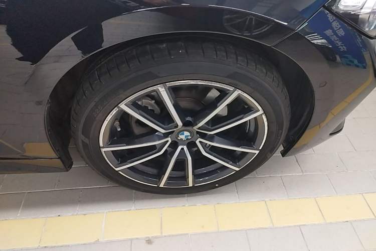 Used BMW 3 Series 2024 325Li M Sport Package Right Rear Wheel Hub