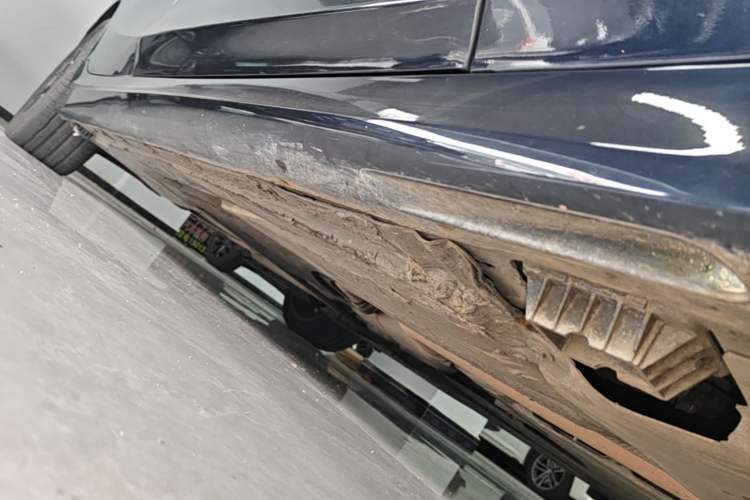 Used BMW 3 Series 2024 325Li M Sport Night Edition Package Right Side Sill