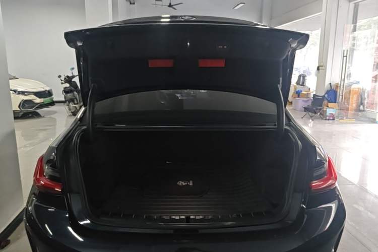 Used BMW 3 Series 2024 325Li M Sport Night Edition Package Trunk