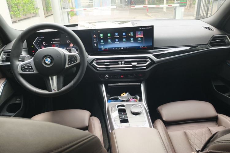 Used BMW 3 Series 2024 330Li M Sport Night Edition Package Center Console