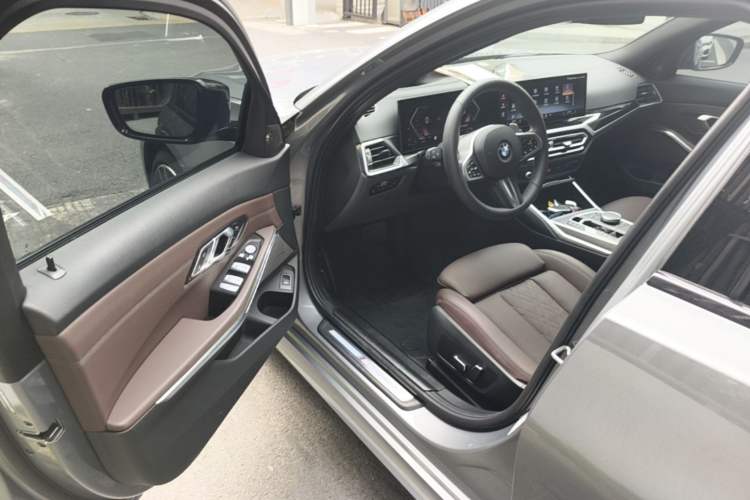 Used BMW 3 Series 2024 330Li M Sport Night Edition Package Driver Seat