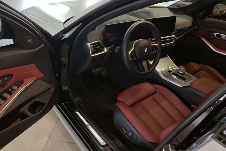 Used BMW 3 Series 2024 325i M Sport Night Edition Package Driver Seat