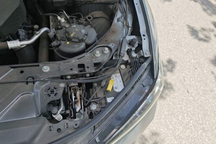 Used BMW 3 Series 2024 325Li M Sport Package Engine Bay Left