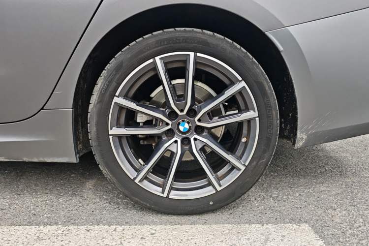 Used BMW 3 Series 2024 325Li M Sport Package Exterior 4