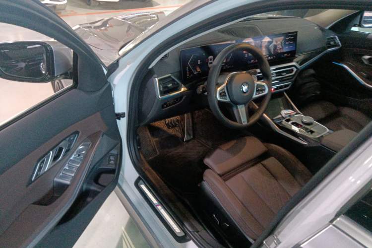 Used BMW 3 Series 2024 325Li M Sport Package Interior 3
