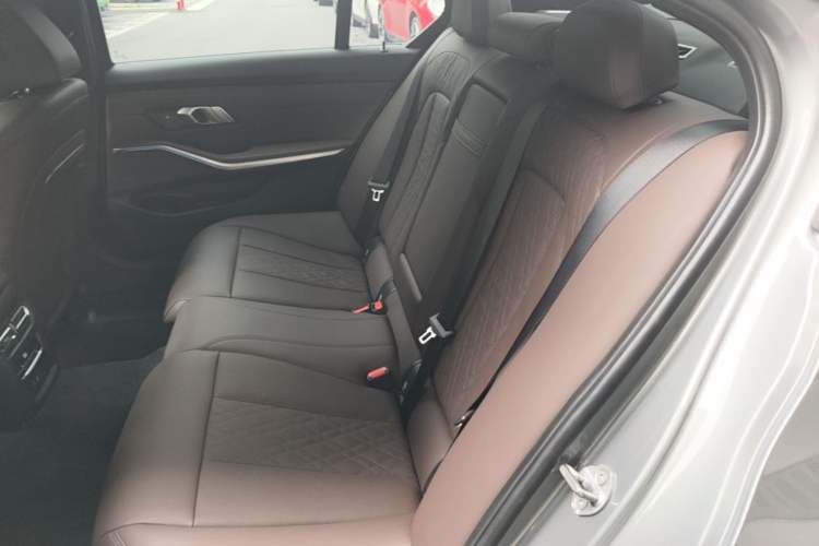 Used BMW 3 Series 2024 330Li M Sport Night Edition Package Left Rear Seat